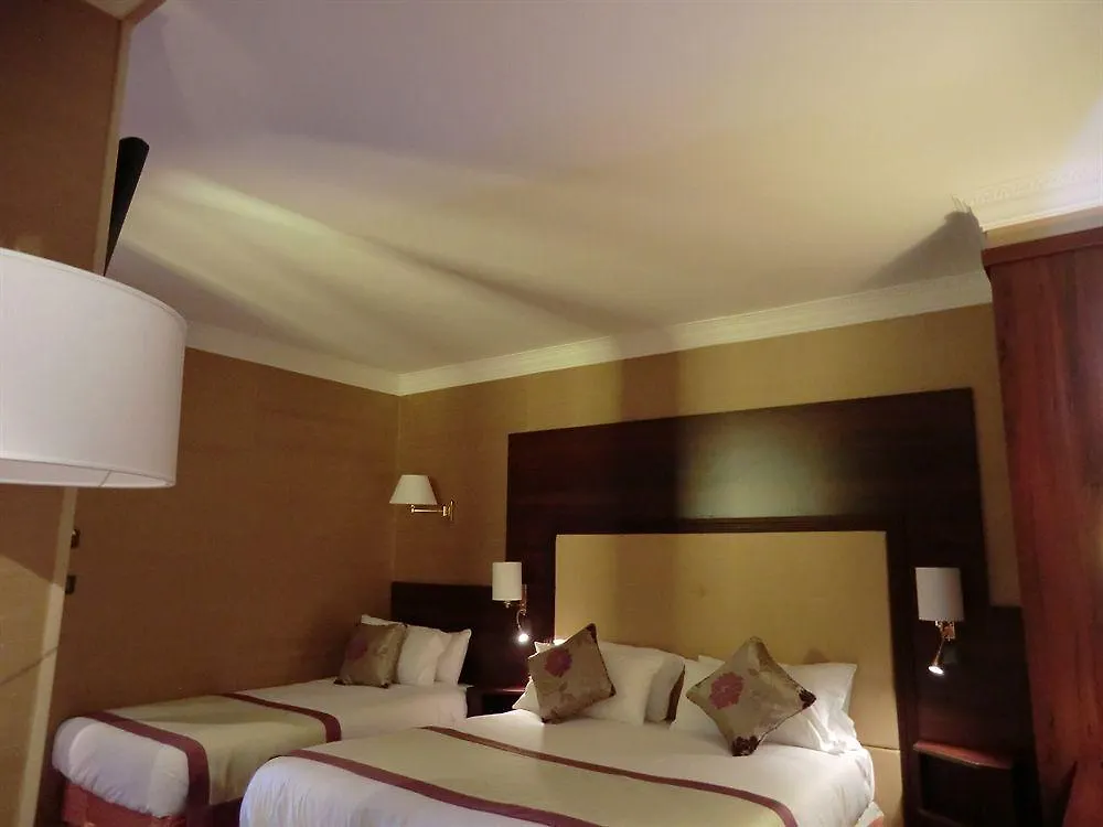 Gustave 4* París