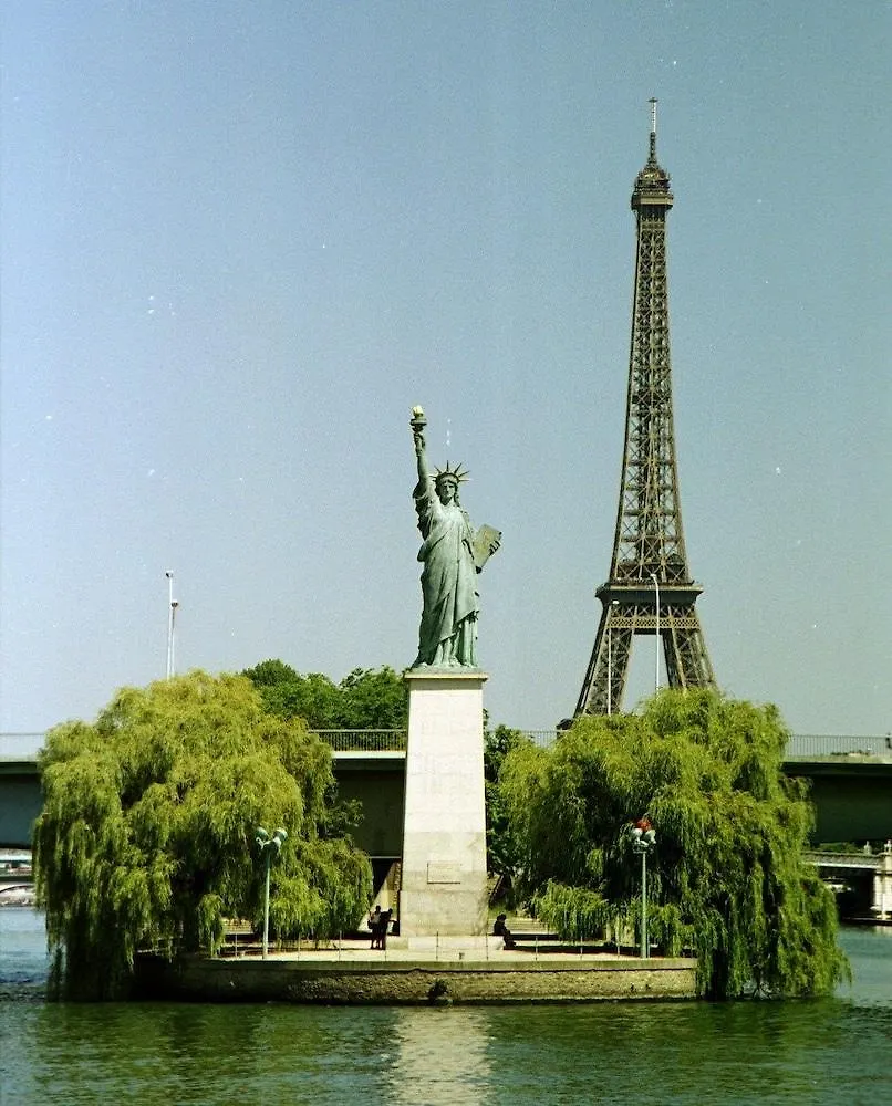 Gustave Paris